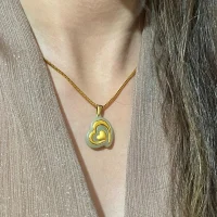 گردنبند طلا با سنگ یشم