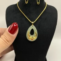گردنبند یشم و طلا
